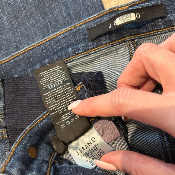J Brand Maternity skinny jeans - dark wash - Picture 2 of 3